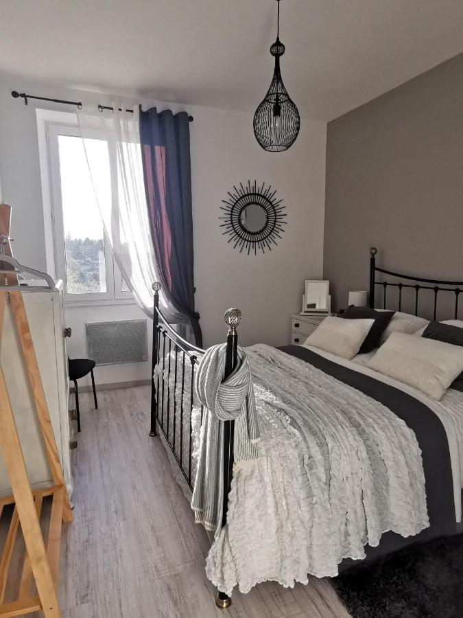 'Quelle Belle Vue' Chambre D'Hote Confolens Exteriér fotografie